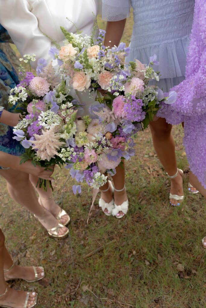 Juhlaväkeä jakimppu